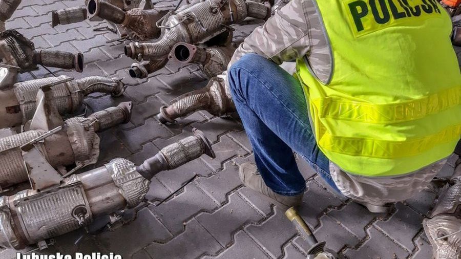 Skradziony katalizator można sprzedać za kilkaset złotych. Nowy kosztuje kilka razy więcej