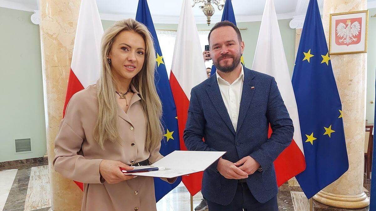 Wojewoda lubelski Krzysztof Komorski wręczył akty nadania obywatelska polskiego