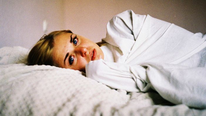 Cierpią na zespół Morfeusza. Rano ze wstydu nie mogą spojrzeć w lustro