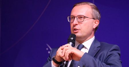 Wojna w Ukrainie odbije się na polskim PKB. Gospodarka zwolni o 1,5 pkt. proc.