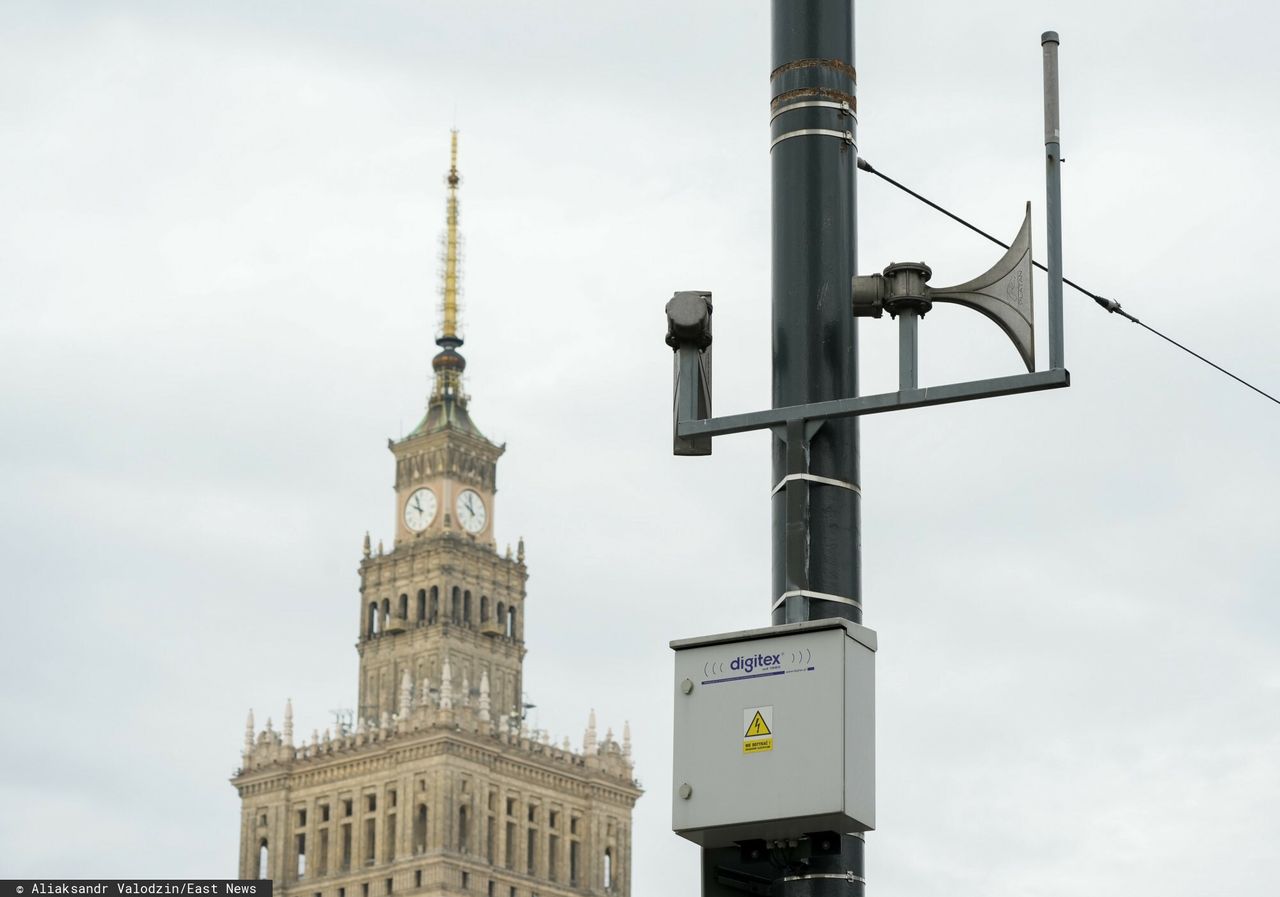 W Warszawie zawyły syreny. Równo o 12.00