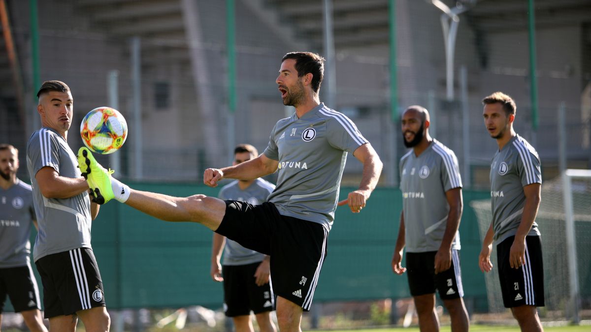 PAP / Leszek Szymański / Na zdjęciu piłkarze Legii Warszawa