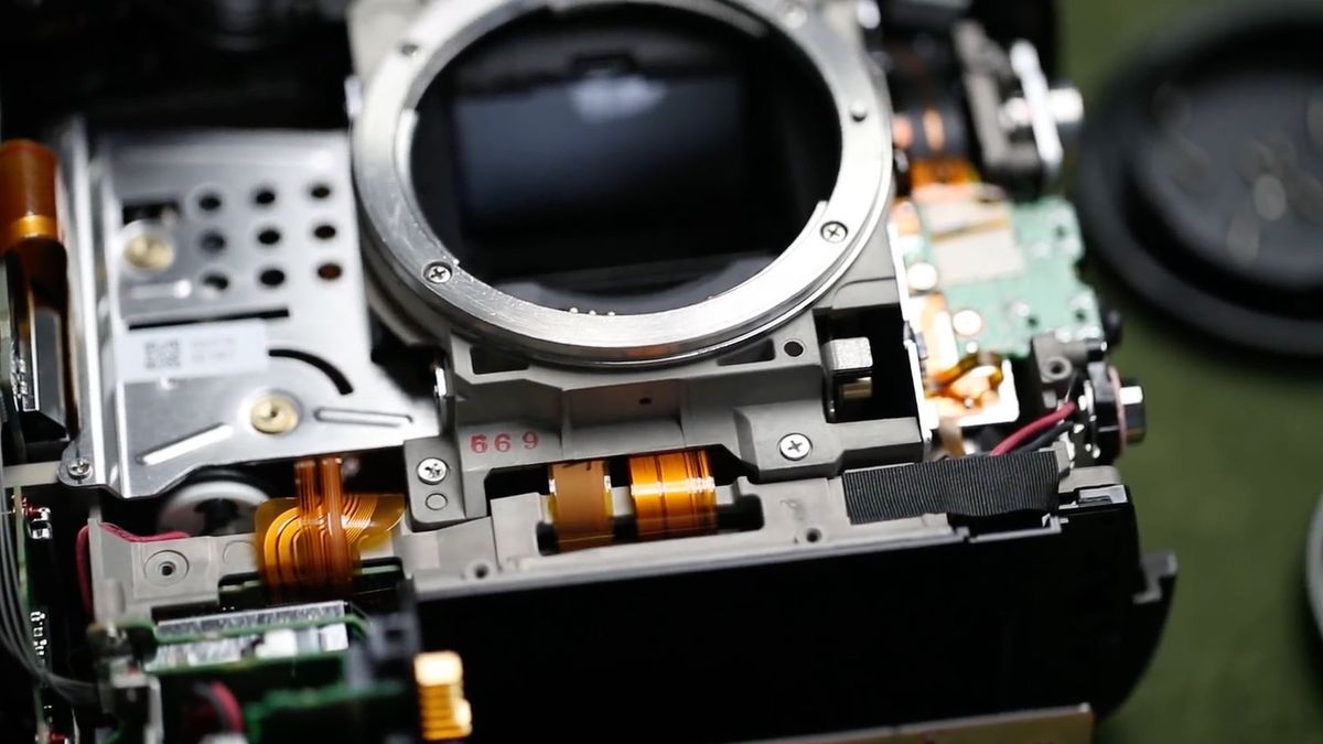 Canon 1DX Mark II - co kryje w środku obudowa mocarza? 1