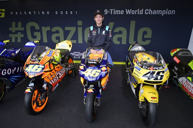 Valentino Rossi na motocyklu Hondy (fot. Dorna)