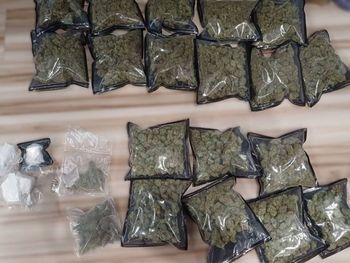 Toruń: Dostawczy opel i mieszkania pełne narkotyków