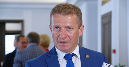 Hołownia dogadany z wyrzuconymi z PO? Raś zaprotestował