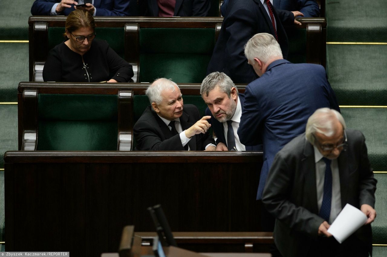 Kryzys w PiS. Przywróceni posłowie i plany ws. nowego koła w Sejmie