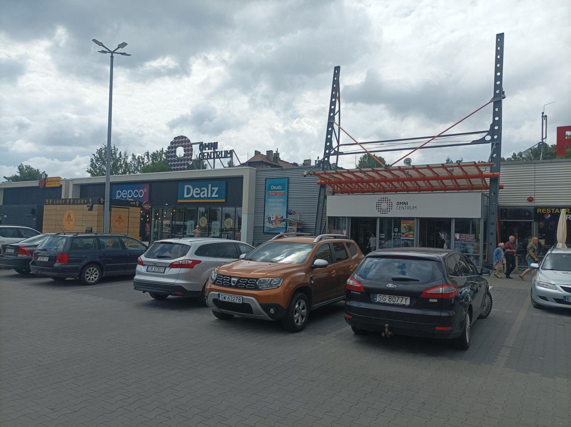 Oszuści działali w centrum handlowym w Świętochłowicach