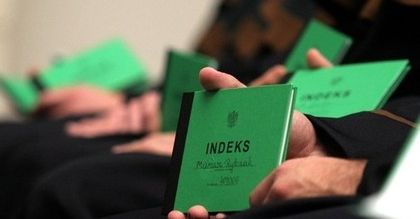 Składki na NFZ. Studenci, którzy pracowali, mogą mieć problem z ubezpieczeniem zdrowotnym