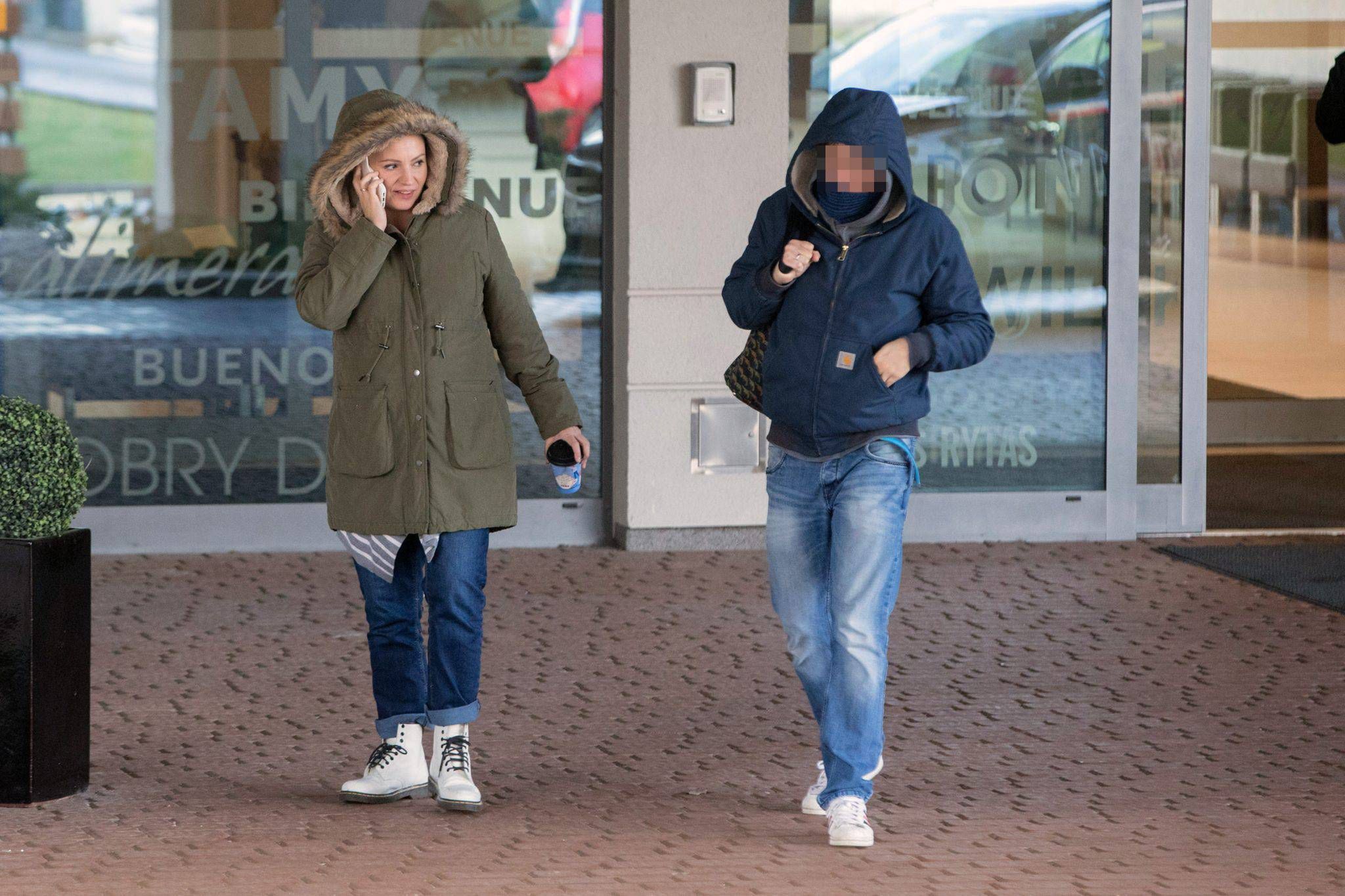 Dorota Szelągowska urodziła córkę Wandę - zdjęcie sprzed szpitala