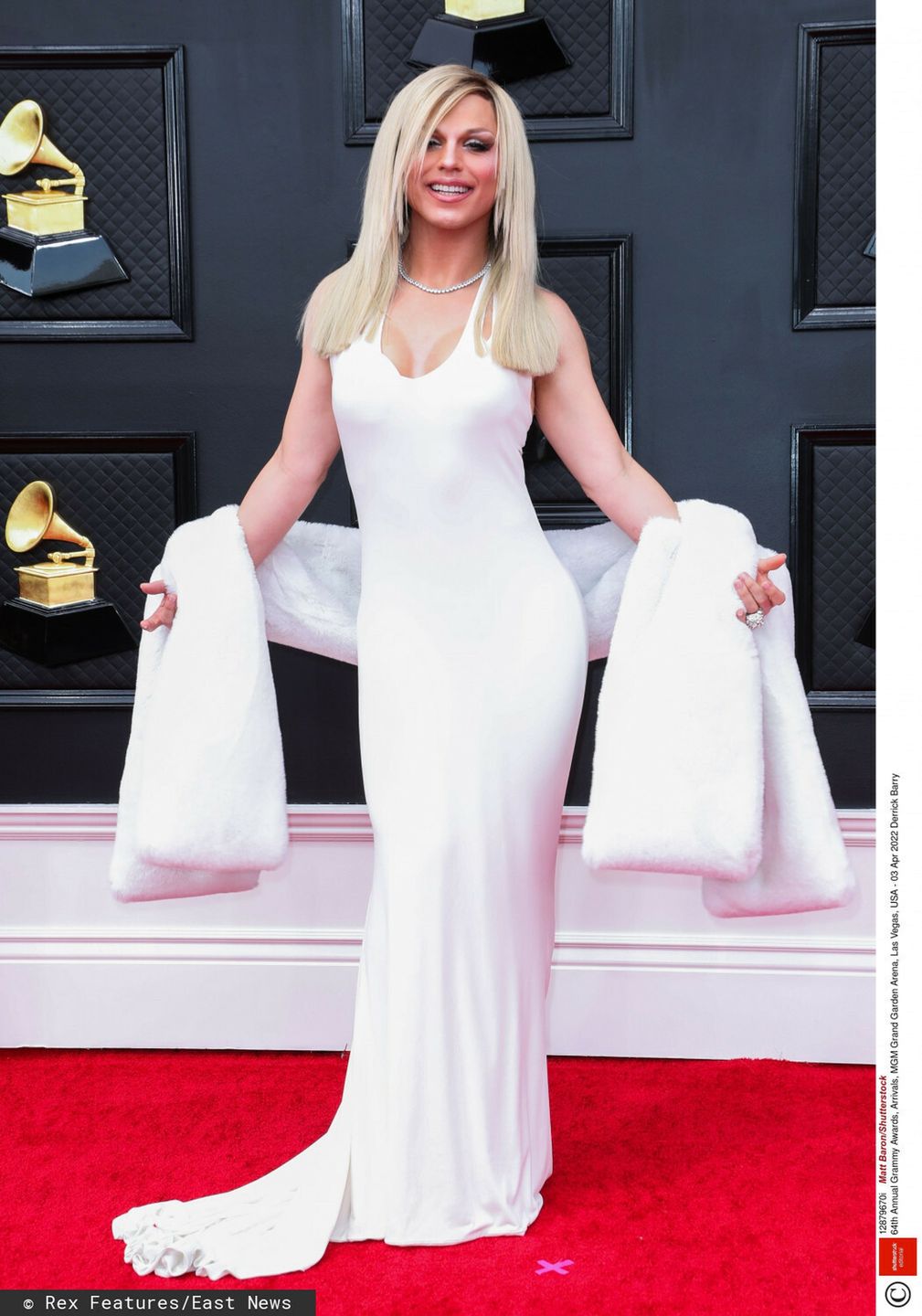 Derrick Barry – Grammy 2022. Stylizacja inspirowana Britney Spears z Grammy 2000