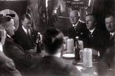 Hitler i jego świta