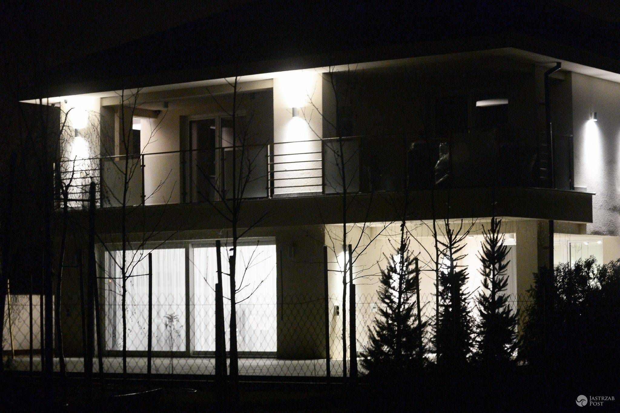 !!! PAPARAZZI !!! BRAK ZGODY NA PUBLIKACJE WIZERUNKU !!!!
KTOS WLAMAL SIE DO NOWEGO DOMU DOROTY GARDIAS
WARSZAWA 17.02.2016
FOT. PAPARATY 02