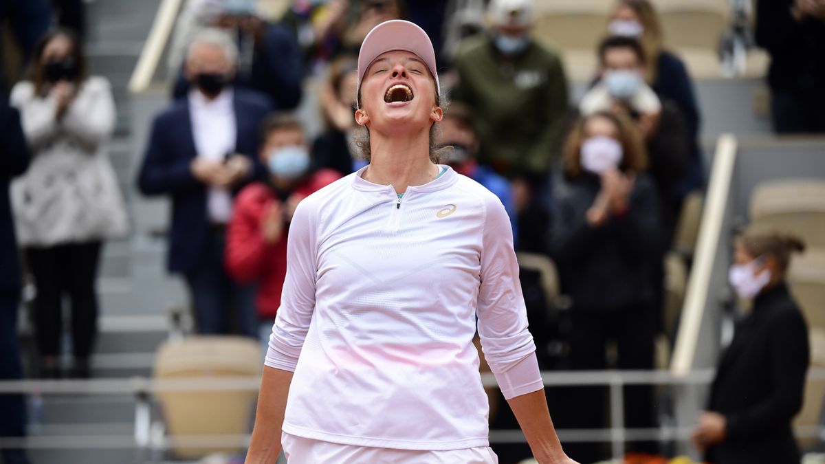 PAP/EPA / JULIEN DE ROSA / Na zdjęciu: Iga Świątek