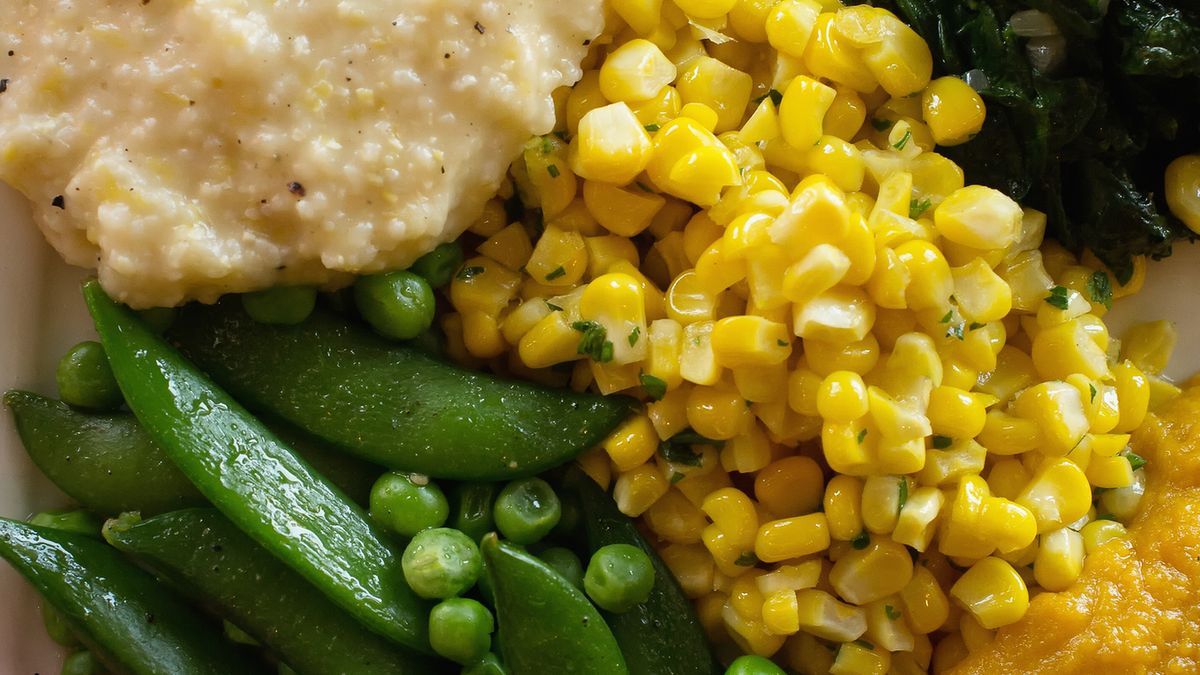 Kasza z białej kukurydzy z dodatkiem środków spulchniających (wzbogacona)