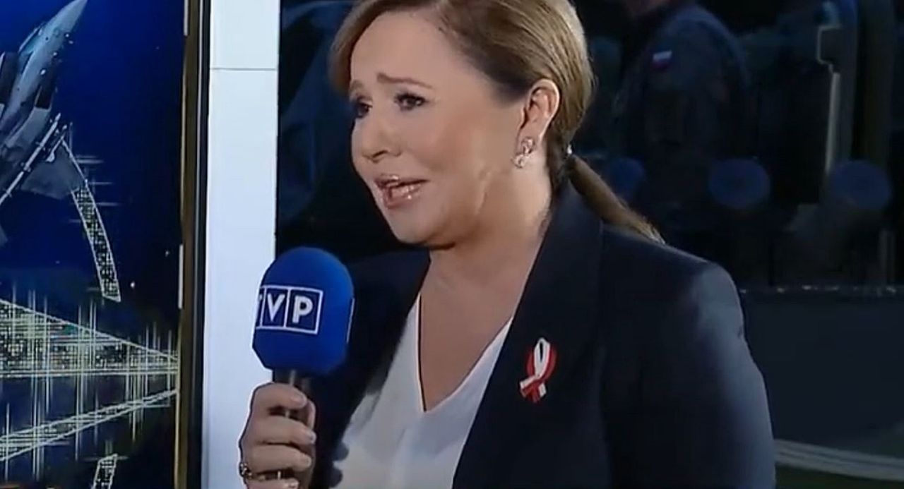Danuta Holecka podczas koncertu piosenki wojskowej 