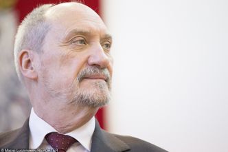 Stocznia szczecińska. Minister Macierewicz chce, by były tam budowane okręty podwodne