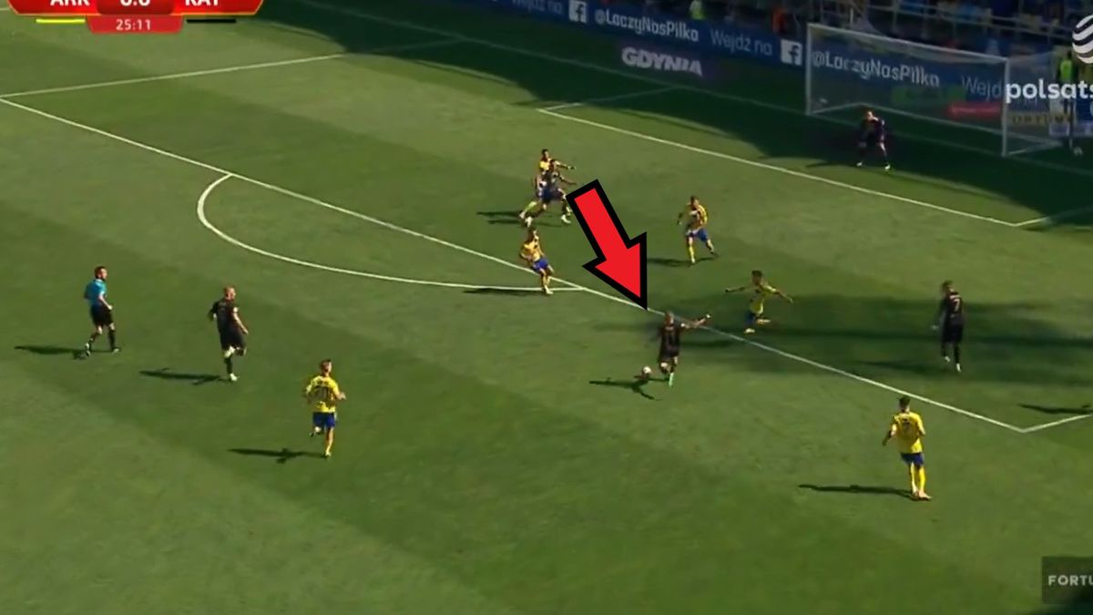 Twitter / Polsat Sport / Efektowna bramka Błąda