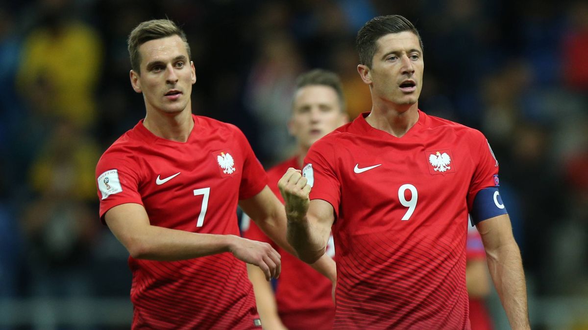 Newspix / Cyfrasport/Łukasz Grochala / Na zdjęciu: Arkadiusz Milik (z lewej) i Robert Lewandowski (z prawej)