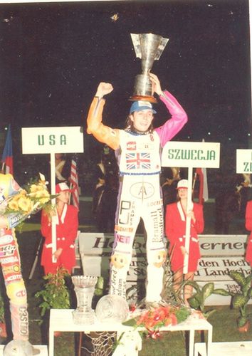 Gary Havelock na najwyższym stopniu podium. Fot. Grzegorz Drozd