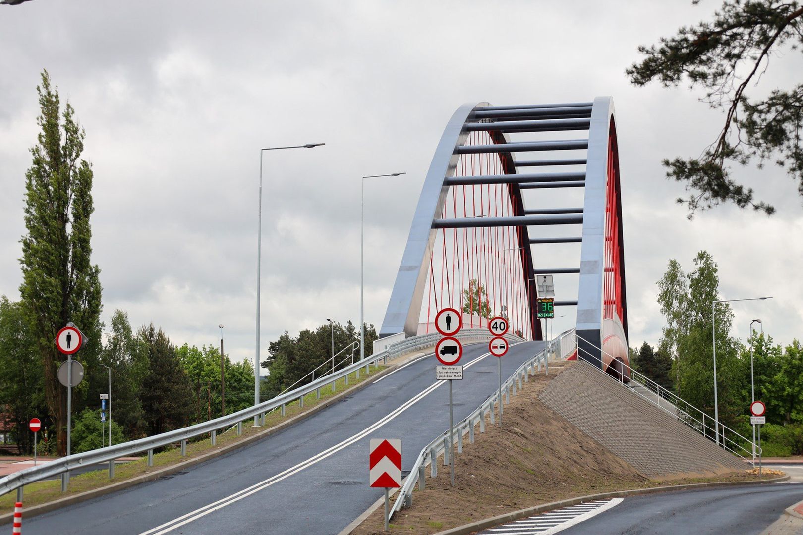 Podsumowanie budowy wiaduktu w Bukownie i poświęcenie obiektu