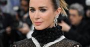 Pół miliona dolarów na szyi. Emily Blunt błyszczy diamentami na Met Gali