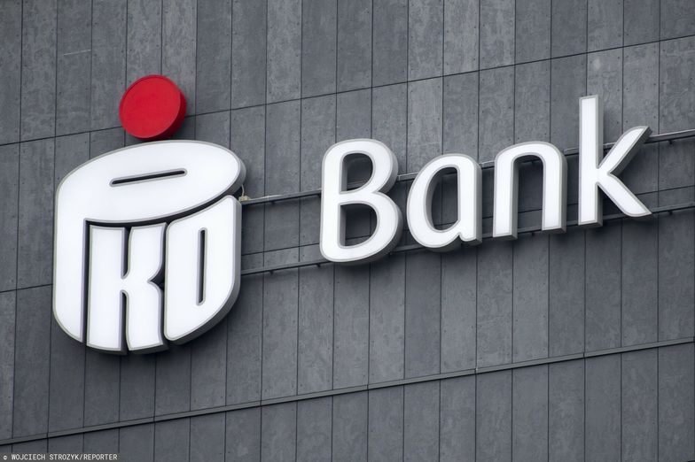 Walka frakcji PiS w PKO BP? "PB": Bank miał zatrudnić 150 nowych dyrektorów