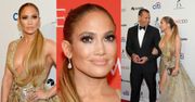 Zjawiskowa Jennifer Lopez gra nogą i biustem na ściance (ZDJĘCIA)