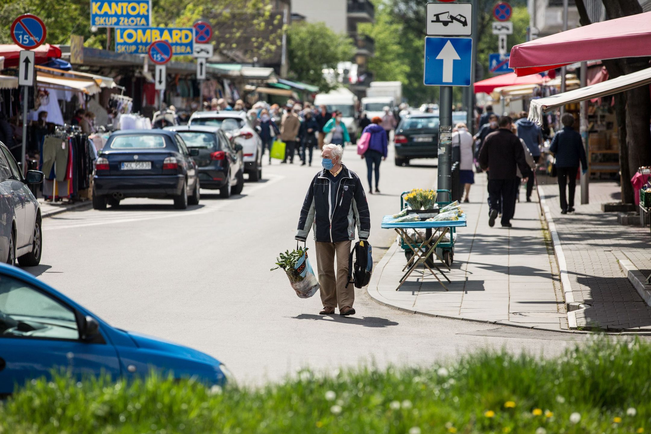 bazar zakupy emeryt koronawirus