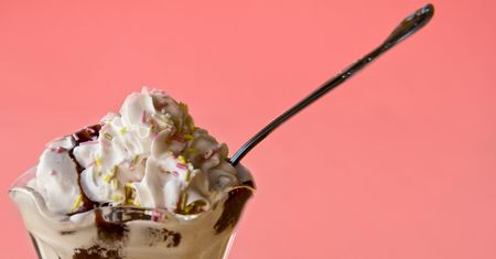 Lody w polewie czekoladowej