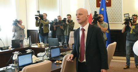 Ekspert: Tak silnego ministra po 1989 r. jeszcze nie było. PiS gra va banque