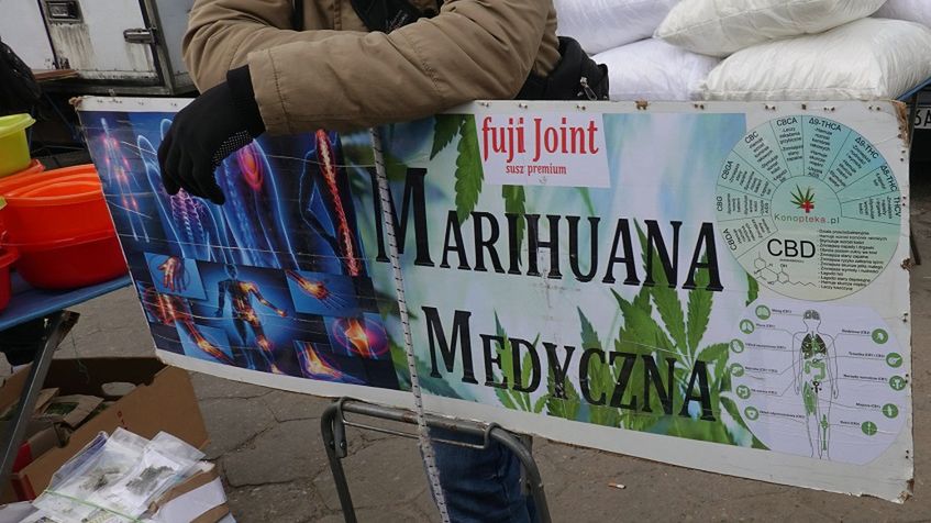 Pary starające się o dziecko powinny unikać marihuany