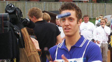 Mistrzostwa świata w rzucaniu komórką 1