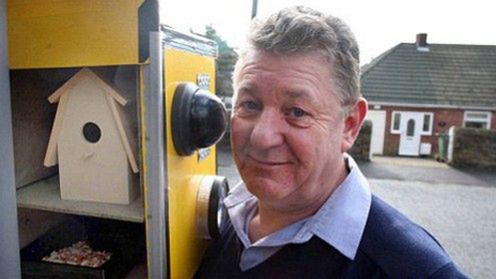 Karmnik dla ptaków w kształcie fotoradaru! 1