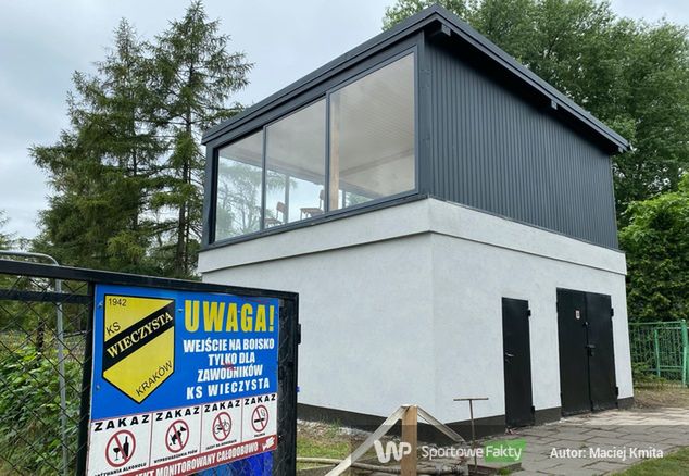 Dawna spikerka i sky box na stadionie Wieczystej