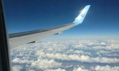 Przerażający lot TUI. Pasażer próbował otworzyć drzwi samolotu i wyskoczyć