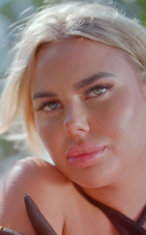 Amanda "Hotel Paradise"