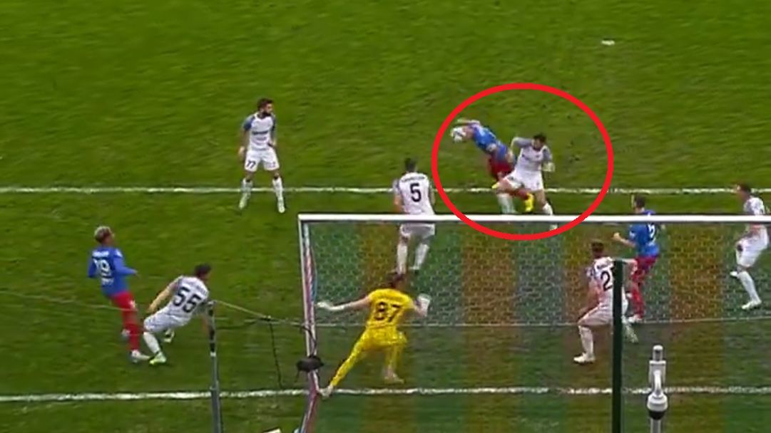 Zdjęcie okładkowe artykułu: Twitter / Screen / Canal+Sport / Na zdjęciu: Zagłębie Lubin odstawiło niezłą szopkę przy obu straconych golach w pierwszej połowie