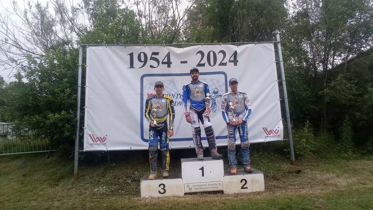 WP SportoweFakty / Stanisław Wrona / Na zdjęciu: podium turnieju w Fladbro