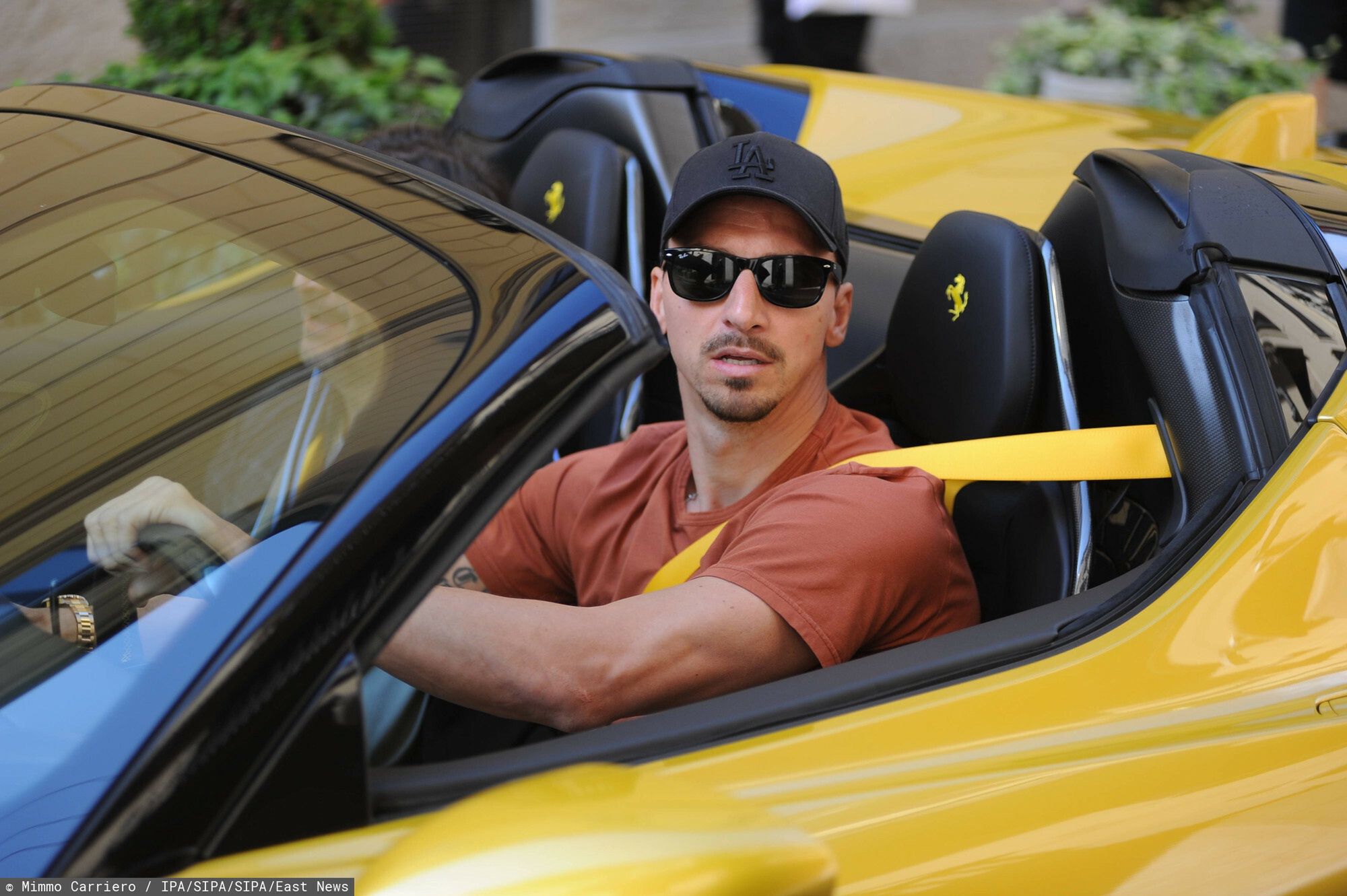 Archiwum zdj?? sportowych 2022
Milan, 18-04-2023 Zlatan Ibrahimovic, 41 years old striker for MILAN and the SWEDEN national team, surprised in the streets of the center aboard one of his FERRARIs, brought in from Sweden.-Mimmo Carriero / ipa-agency.net//IPAPRESSITALY_IPA_IPA37384064/Credit:Mimmo Carriero / IPA/SIPA/2304190838
Mimmo Carriero / IPA/SIPA
