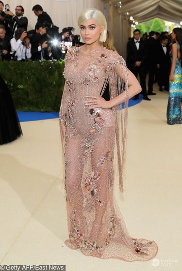 Kylie Jenner - MET Gala 2017, kreacja: Versace