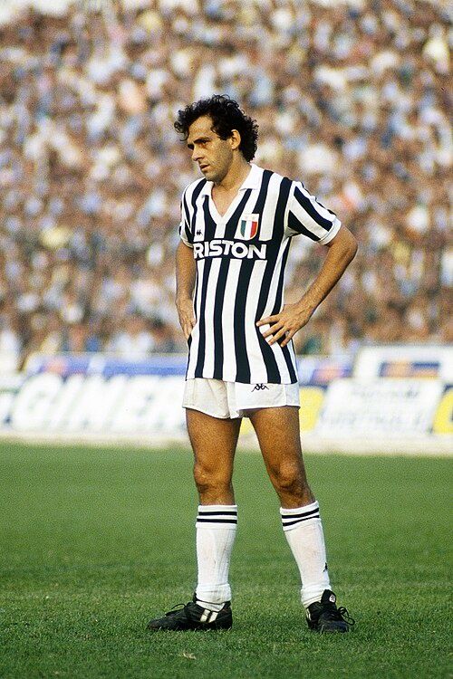 Michel Platini strzelił jedynego gola w finale Pucharu Europy 1984/1985, w trakcie którego miała miejsce tragedia na Heysel fot. domena publiczna