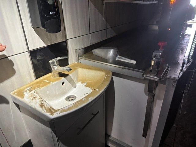 W Jeleniej Górze trwa sprzątanie po wielkiej wodzie i liczenie s