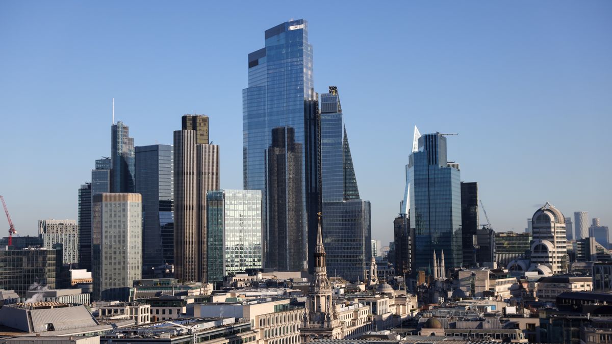 Skyscrapers on the skyline of the Square Mile financial district of the City of London, UK, on Thursday, Jan. 9, 2025. The pound dropped to a more than one-year low, stocks fell and gilts extended a fourth day of losses on concern the Labour government will struggle to keep the deficit in check as borrowing costs surge. Photographer: Hollie Adams/Bloomberg via Getty Images