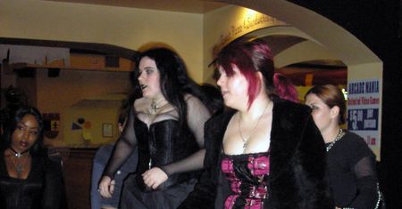 Krótka piłka: Goth Goth Revolution