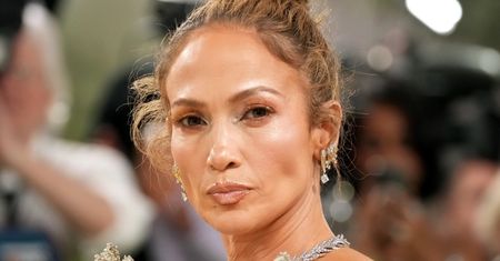 Przyjaciele Jennifer Lopez donoszą, że gwiazda jest już GOTOWA na NOWĄ MIŁOŚĆ