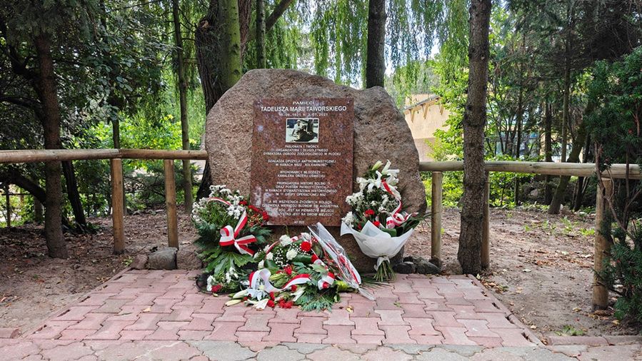 Uroczyste odsłonięcie tablicy pamiątkowej Tadeusza Taworskiego w ZOO Płock