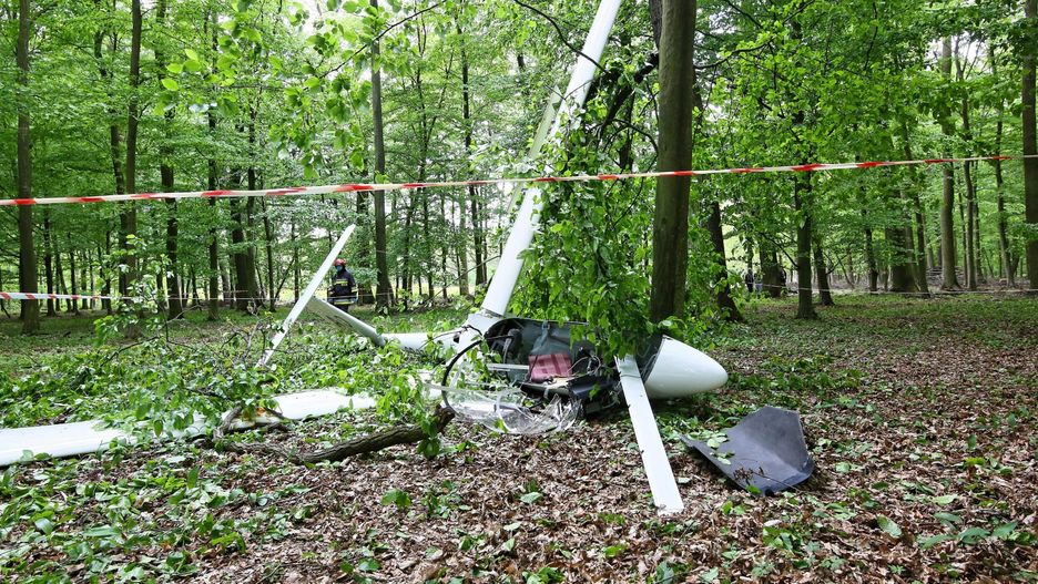 Wielkopolska. Szybowiec rozbił się w lesie. Za sterami 60-letnia kobieta