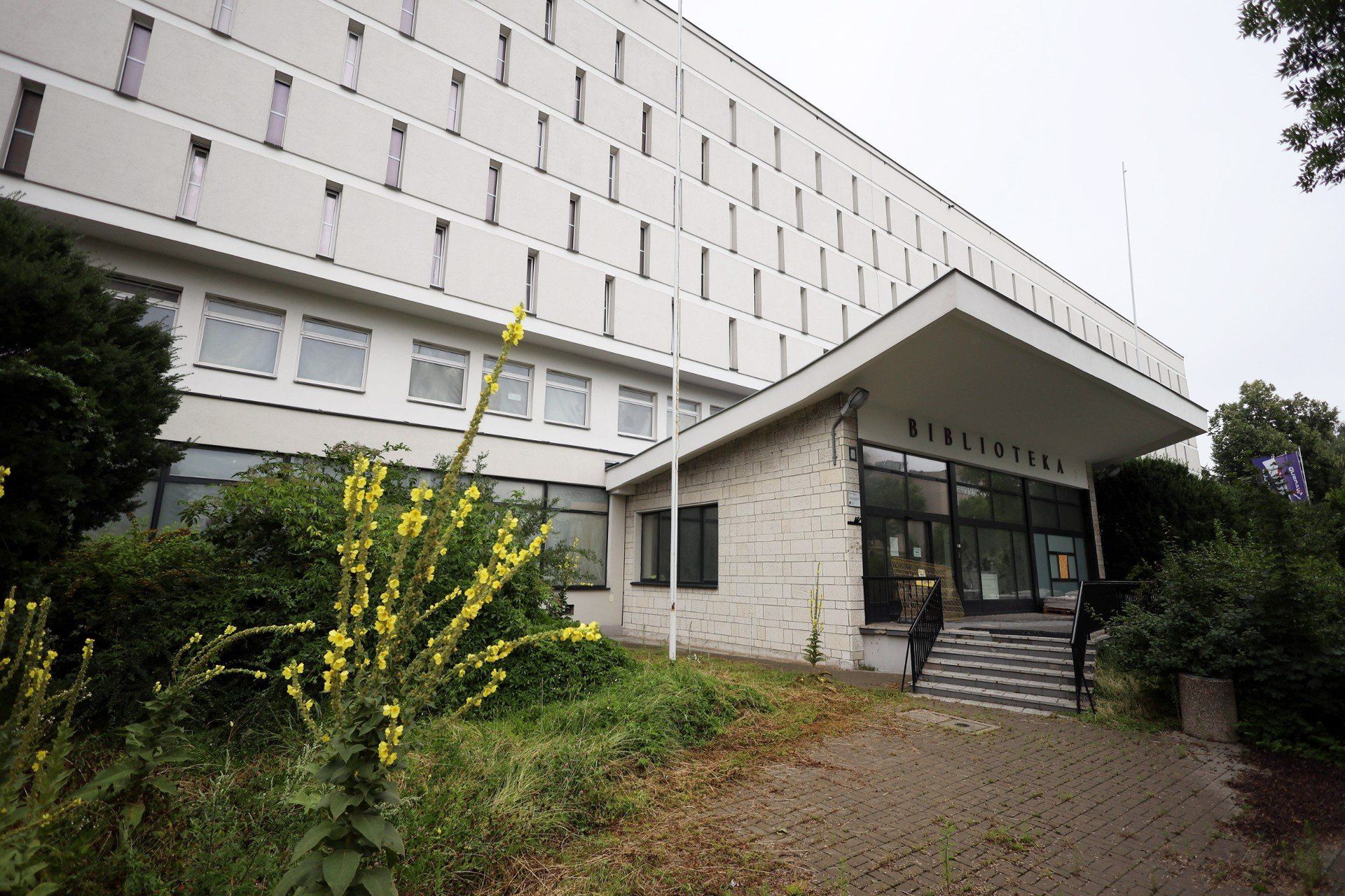 Wnętrza Biblioteki Głównej UMCS gruntownie zmieniają swoje oblicze. Finał za pół roku