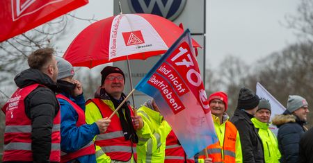 Volkswagen igra ze związkami. Właśnie wypowiedział porozumienia płacowe